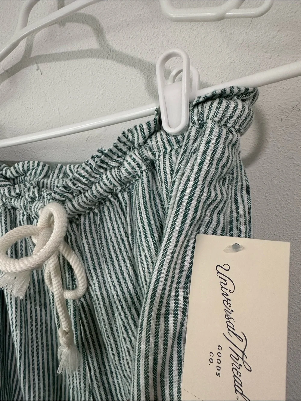 Women's High-Rise Linen Pull-On Shorts 3.5